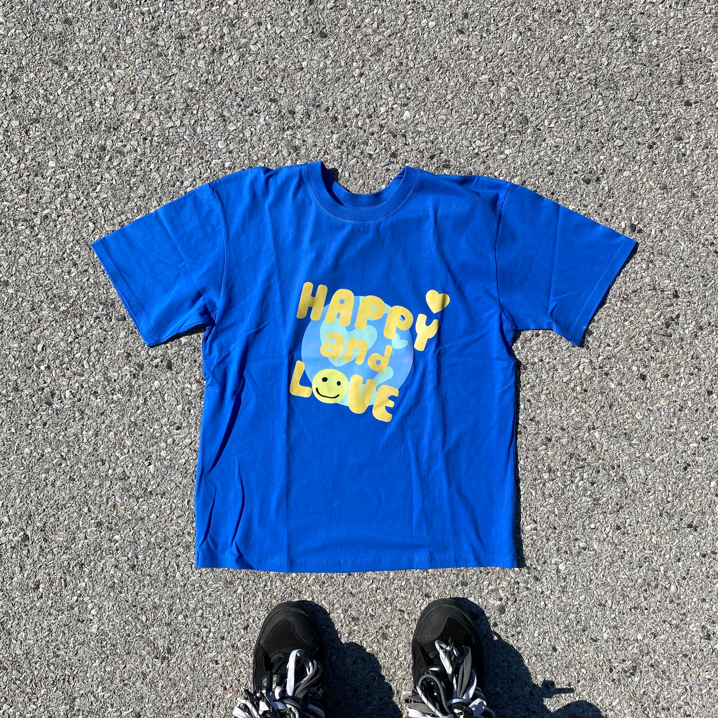 Happy And Love T-Shirt - Unisex