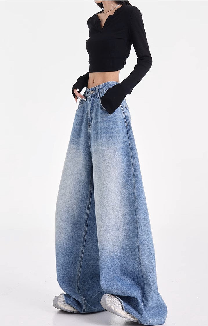 Huge Baggy Jeans - Women