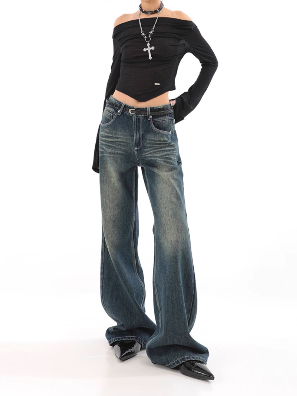 Wide Leg Low Waist Jeans - Women